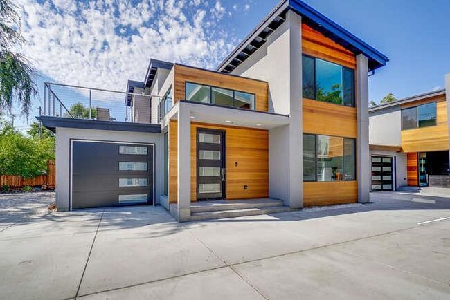 Building Photo - 534 N Whisman Rd