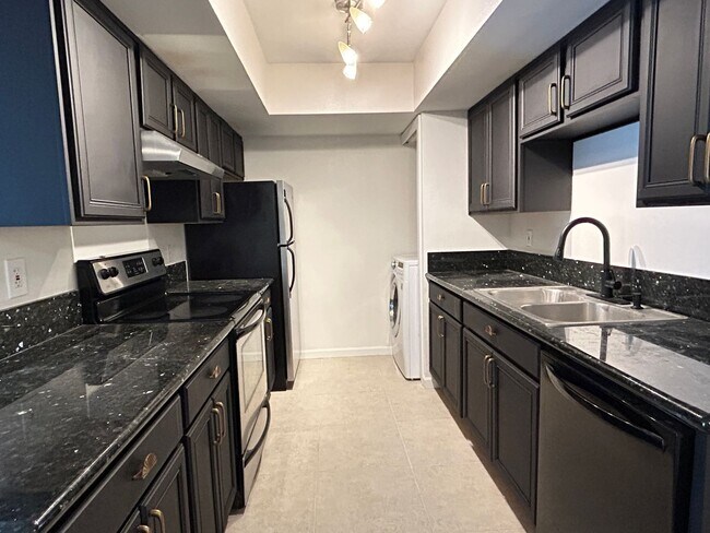 Foto del edificio - 2 Bed | 2 Bath Condo in Gated Phoenix Community