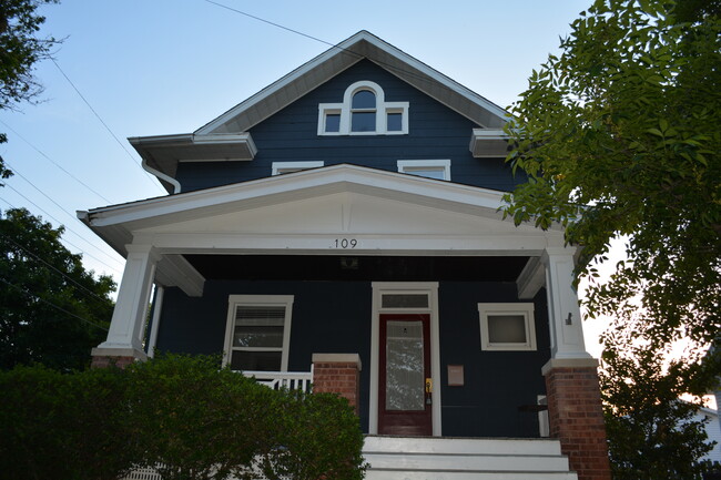 Foto del edificio - 109 Fairview Ave