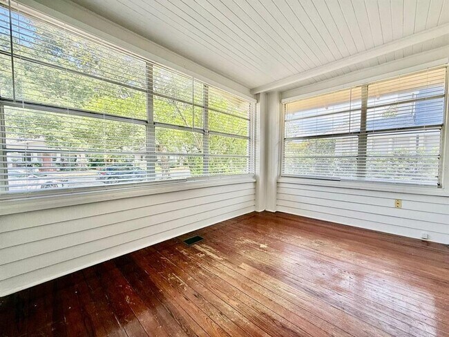 Foto del edificio - 607 S Willow Ave