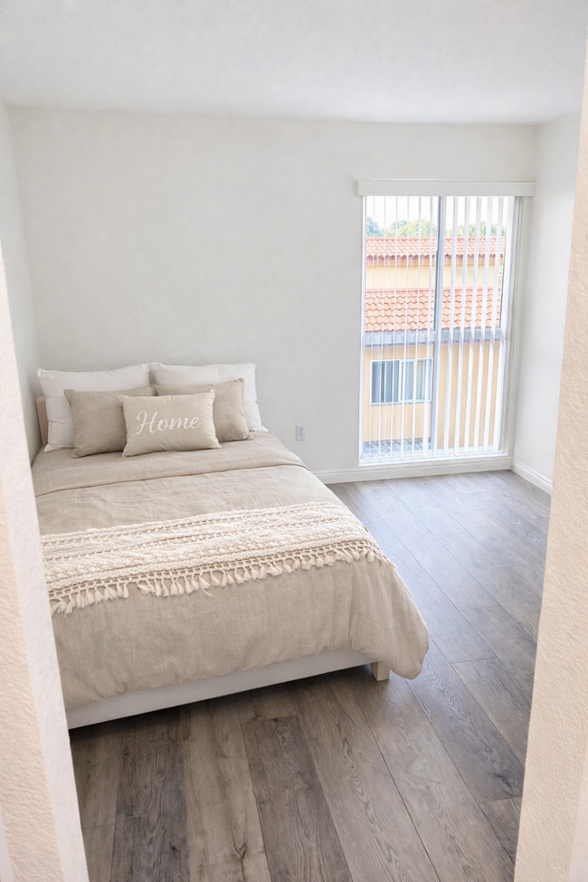 Building Photo - Quiet 2 Bedroom 2 Bathroom Minutes From SDSU