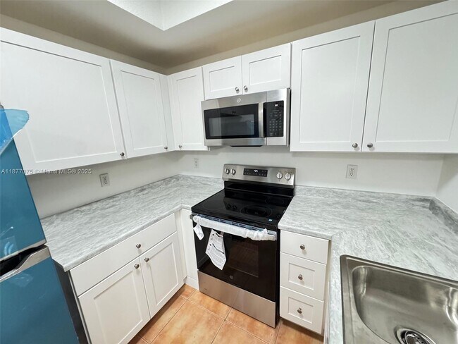 Foto del edificio - 10170 SW 88th St