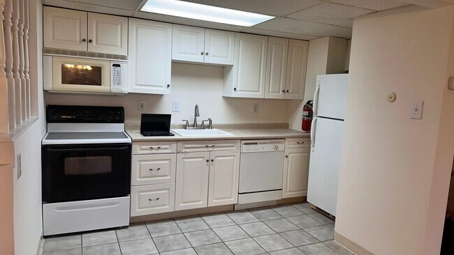 Foto del edificio - 2433 Forest Ln