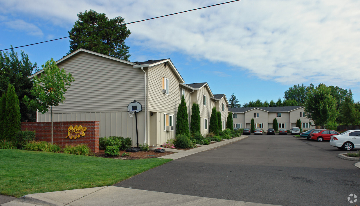 Primary Photo - Oak Leaf Village