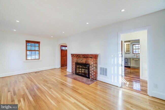 Foto del edificio - 4010 18th Rd N