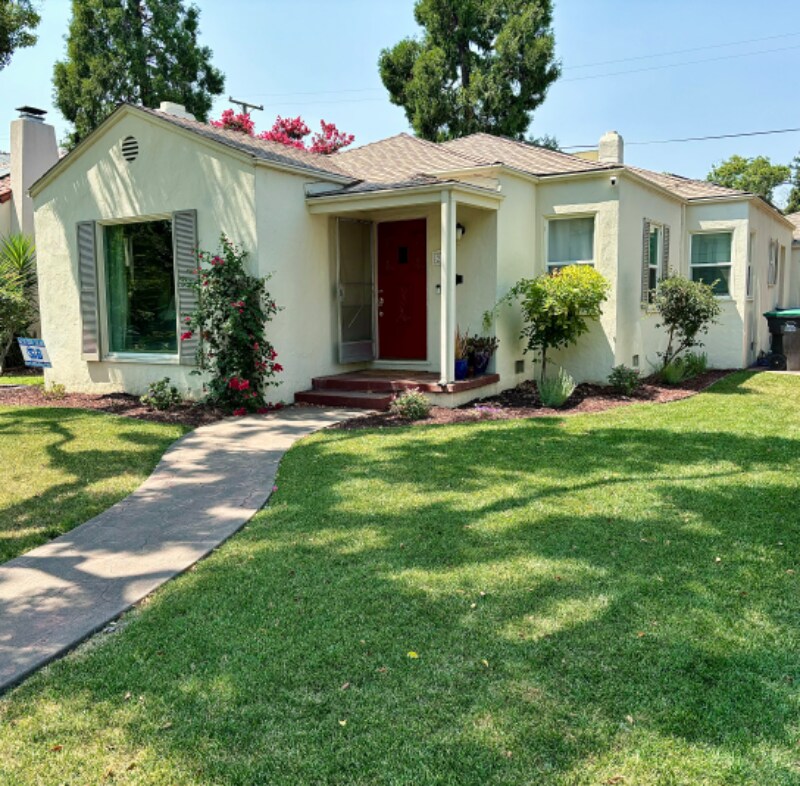 Primary Photo - 21 E Mariposa Ave