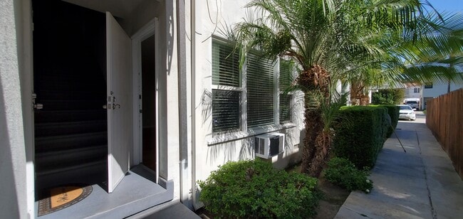 Building Photo - 1227 S Holt Ave