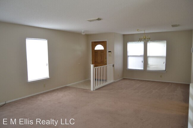 Building Photo - 10014 Silverbrook Pl