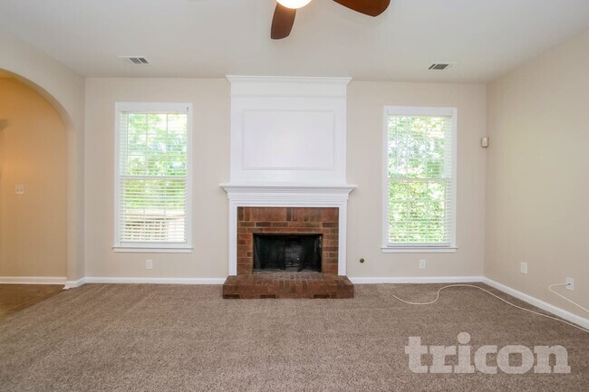 Foto del edificio - 1013 Chatsworth Ln