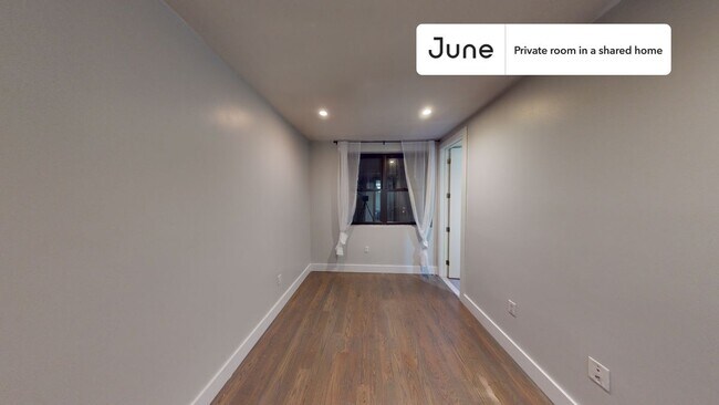 Foto del edificio - Room in Shared 3 bed/3 bath home