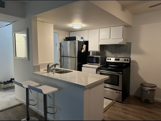 Photo - 421 S La Fayette Park Pl (Los Angeles, CA) Apartment