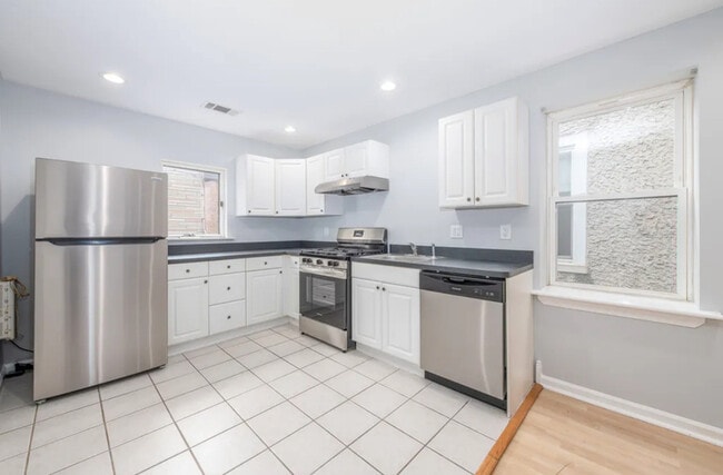 Building Photo - 1410 W Ritner St