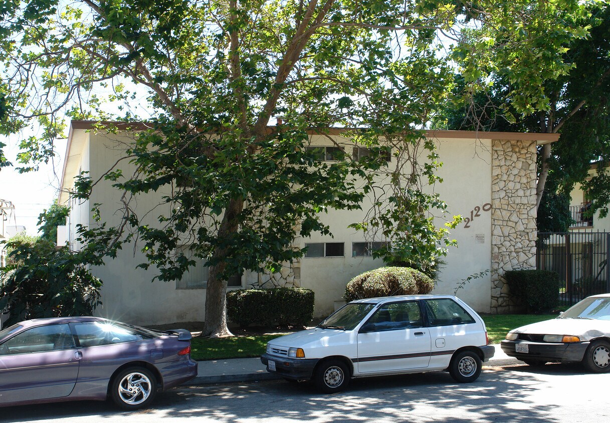 Foto del edificio - 2120 N Ventura Rd