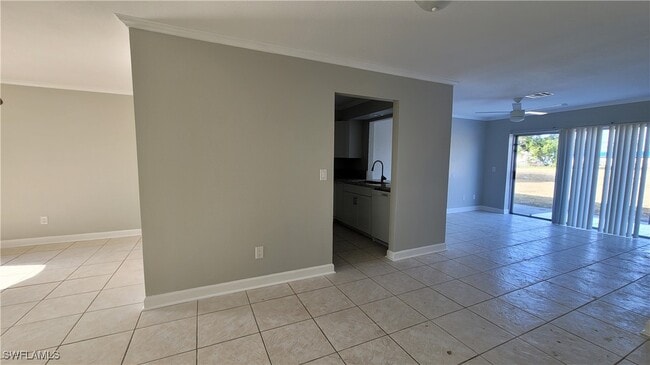 Building Photo - 4402 Santa Barbara Blvd