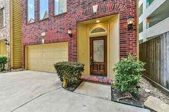 Building Photo - 1117 St Agnes St