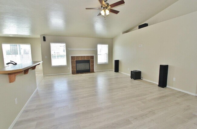 Foto del edificio - 9138 S Red Delicious Ave