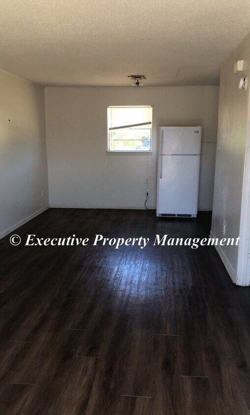 Foto del edificio - 406 Sunset Ln