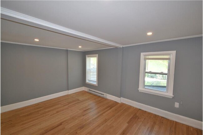 Building Photo - 164 W Front St