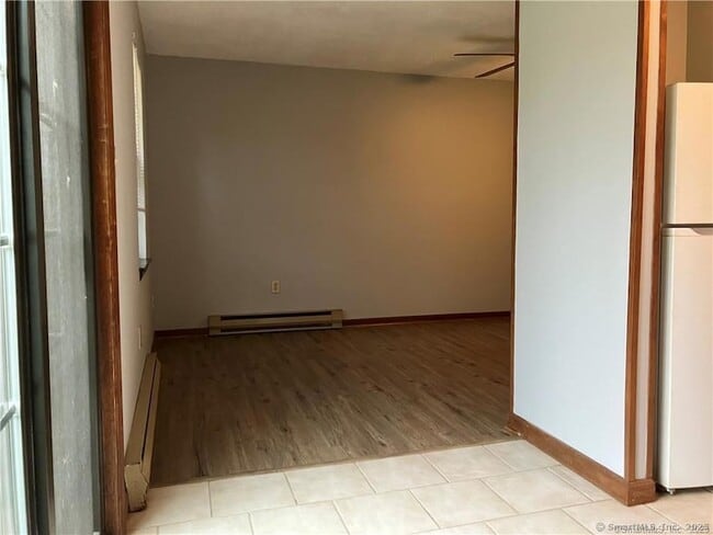 Building Photo - 65 Aspetuck Vlg