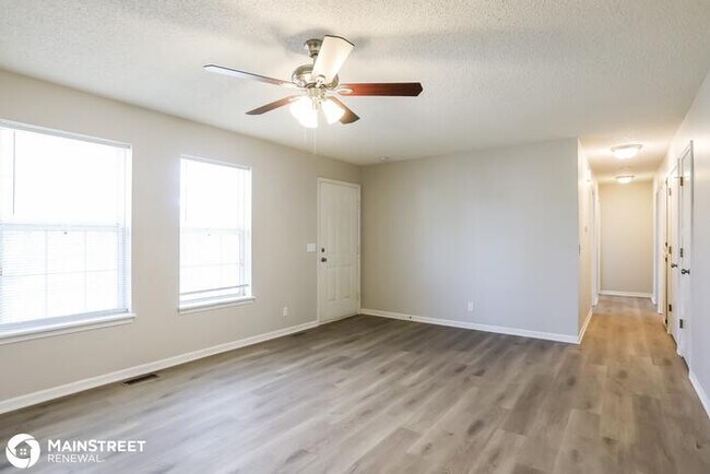 Foto del edificio - 1310 SUSAN ST, KEARNEY, MO 64060