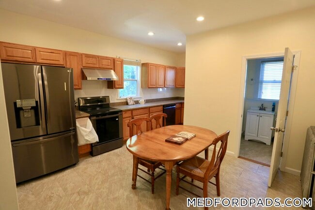 Foto del edificio - 124 Forest St