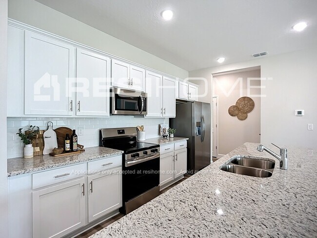 Building Photo - 3323 Briant St