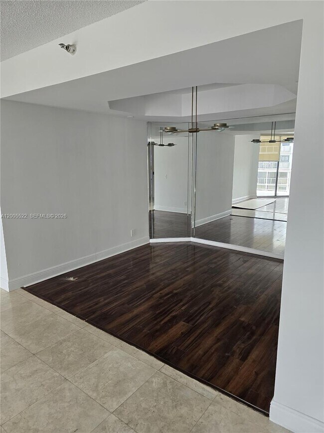 Foto del edificio - 3610 Yacht Club Dr