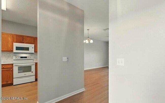 Foto del edificio - 726 Middle Branch Way