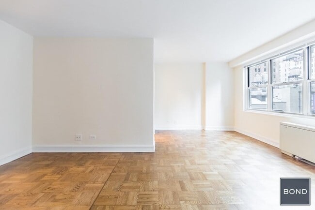 Building Photo - 888 Eighth Avenue
