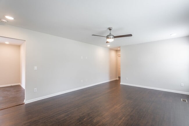 Building Photo - 8006 Plaxco Dr