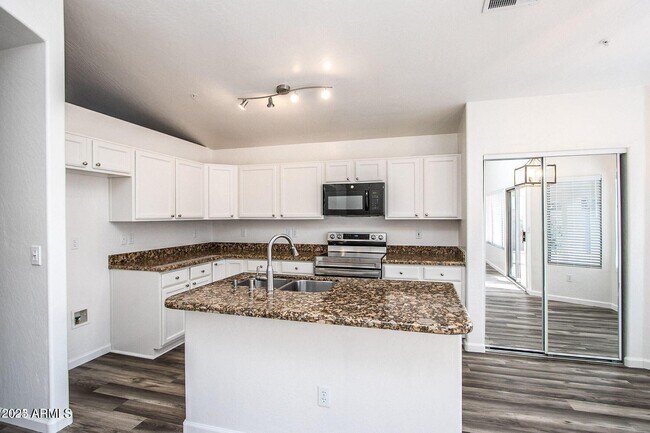 Building Photo - 7549 E Christmas Cholla Dr