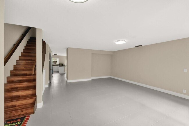 Foto del edificio - 4295 Coral Springs Dr