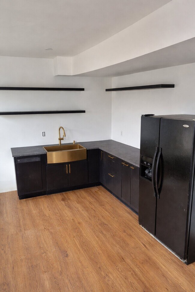 Foto del edificio - 1331-1333 Woodland Ave