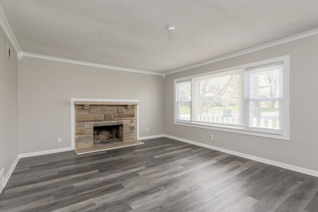 Foto del edificio - 1176 Highview Dr