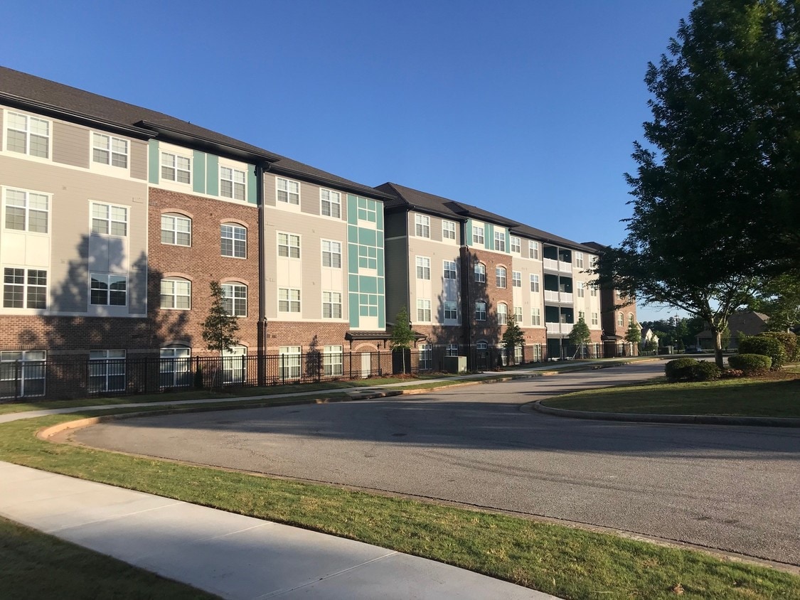 HearthSide Club Lafayette, A 62+ Community Apartments Fayetteville