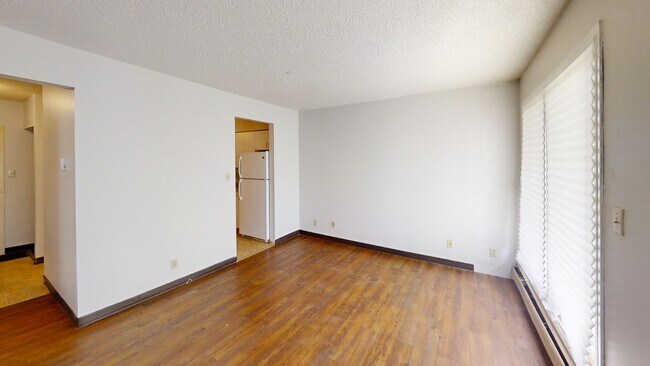 Building Photo - 5117-5144 44 St