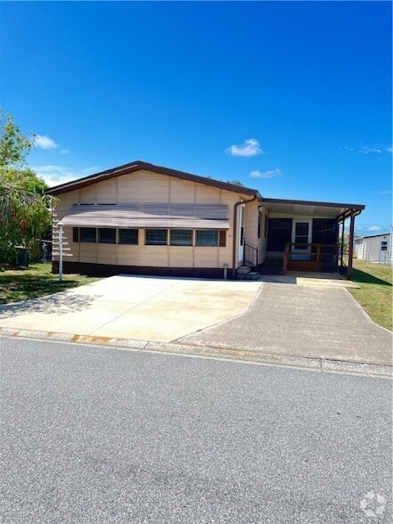 Building Photo - 812 Oleander Cir