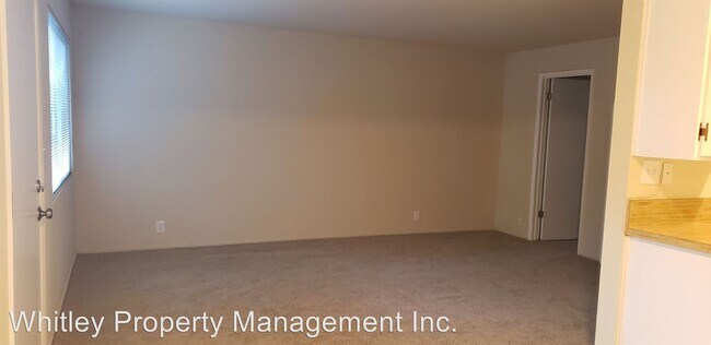 Building Photo - 3180 Oak Knoll Dr