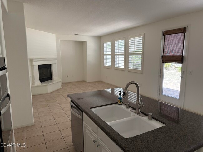 Building Photo - 600 Clearwater Creek Dr