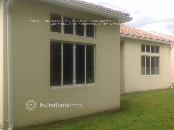 Building Photo - 1319 Camellia Cir