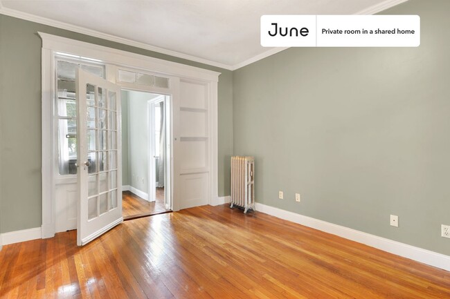 Foto del edificio - Private bedroom in 3 bed/2 bath Home