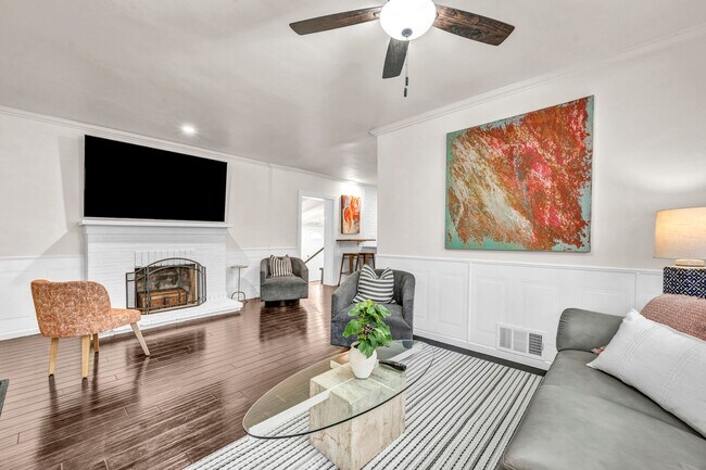 Building Photo - 574 Reno Ave