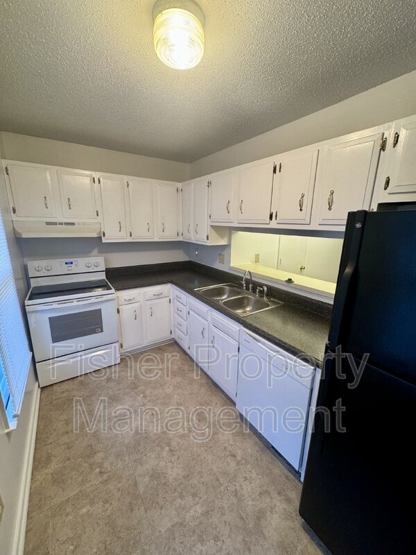 Building Photo - 403 Hickorywood Cir