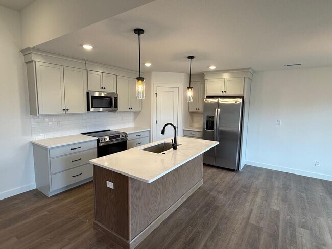 Foto del edificio - 5217 Whisper Dr