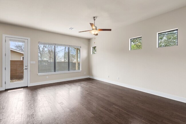 Building Photo - 917 Freewater Ln, Austin, Texas 78704