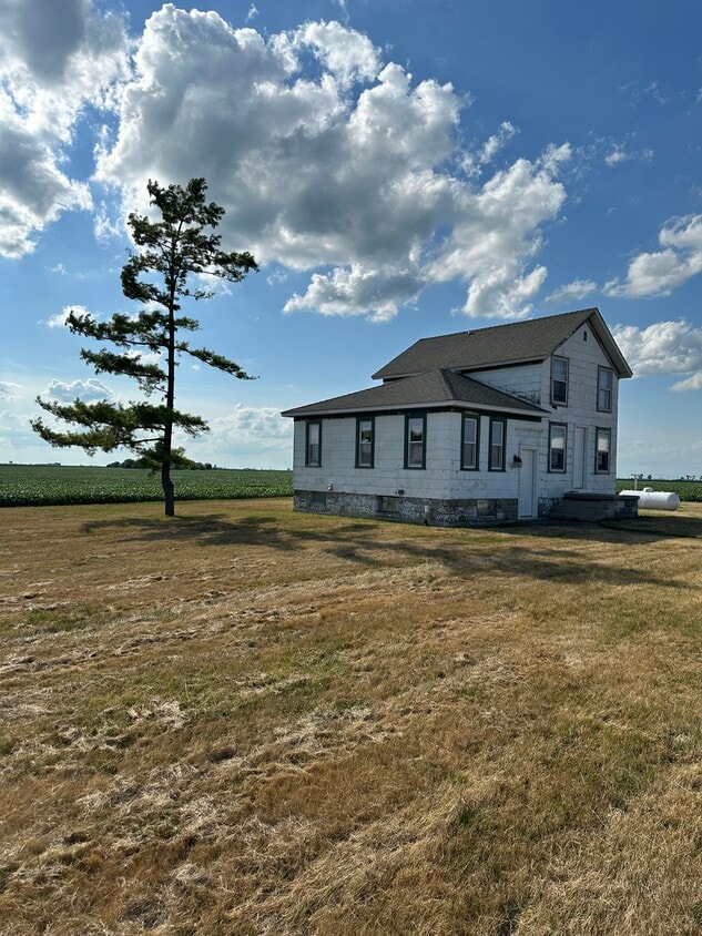 Building Photo - 450 E 2500 North Rd