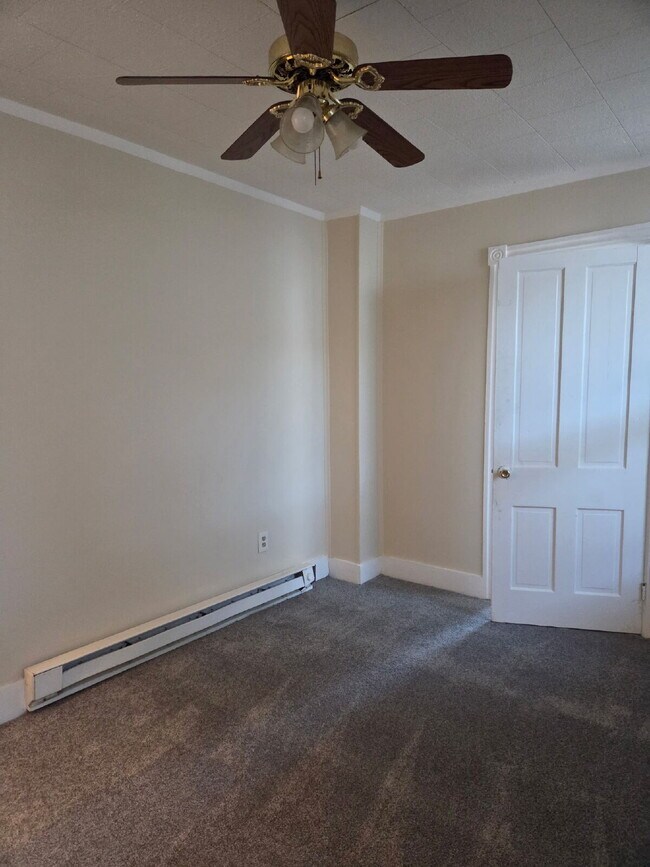 Foto del edificio - "Charming 3-Bed Sanctuary in Lebanon – Your Cozy Haven Awaits!"