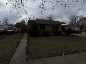 Building Photo - 226 Fernwood Ln