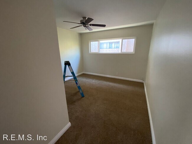 Building Photo - 2605 Carnegie Ln