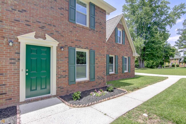 Foto del edificio - 180 Fairfield Cir
